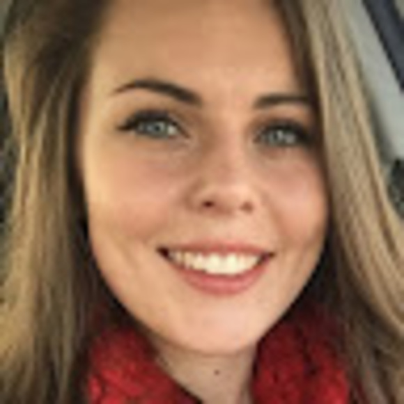 Meet your Posher, Della - Picture 1 of 1
